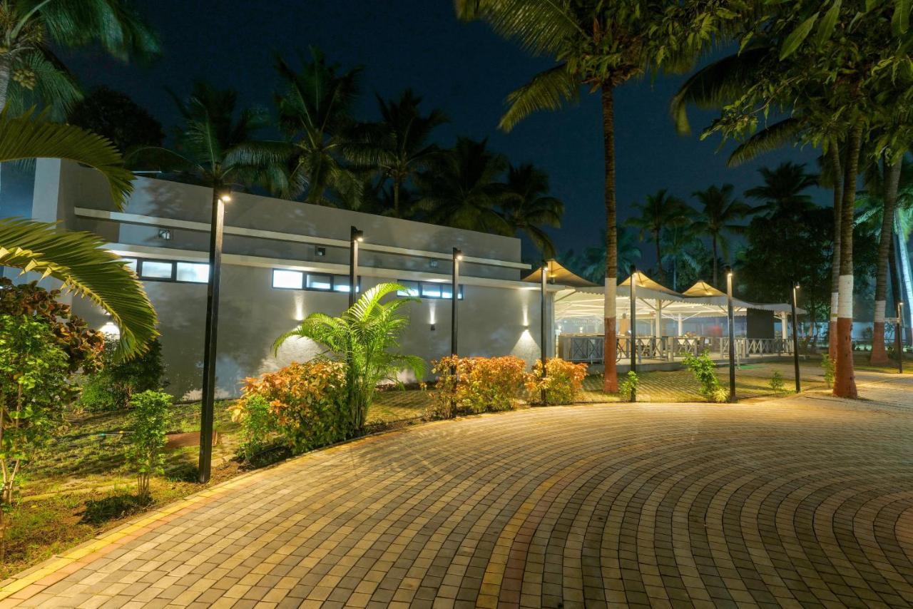Gold Beach Villa Daman Exteriér fotografie
